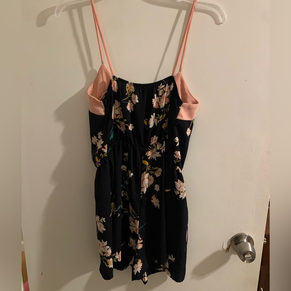 Stella Laguna Beach Floral Romper - See desc on sizing - Picture 2 of 3